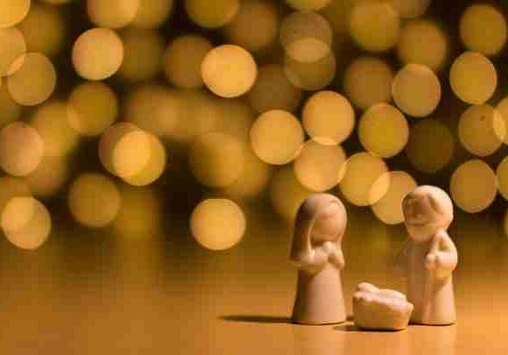 christmas-figurines-with-lights-cropped